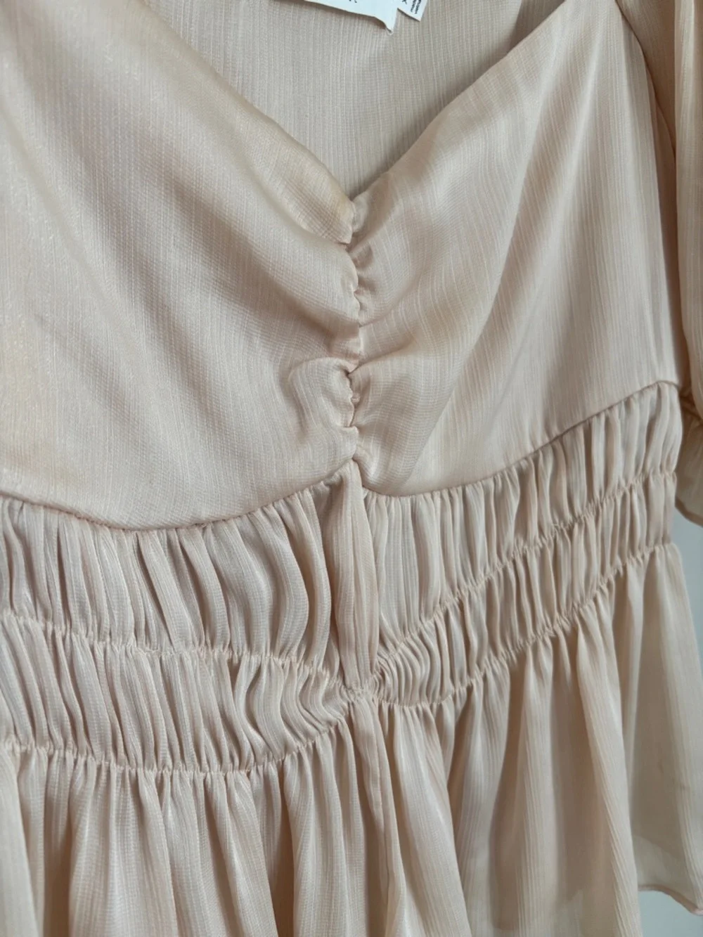 ASTR Blush Beige Smocked‎ Peplum Puff-Sleeve Top Coquette Babydoll EUC